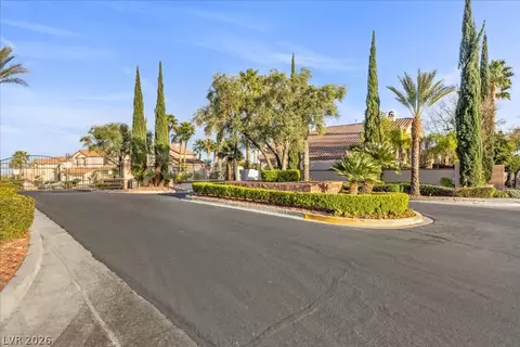 11004 Cliff Swallow Ave, Las Vegas, NV 89144