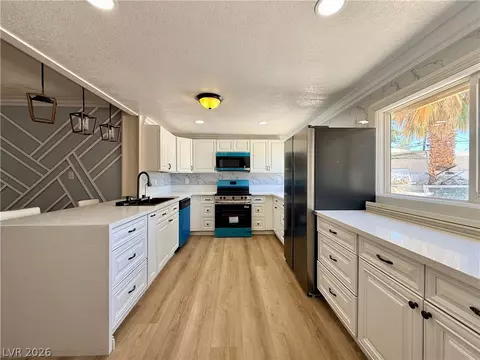 228 S 16th St, Las Vegas, NV 89101