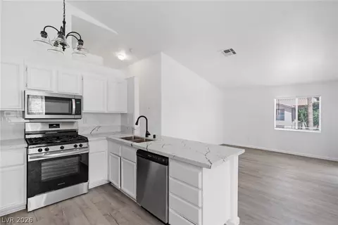 2110 Los Feliz St #2015, Las Vegas, NV 89156