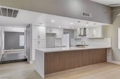 5134 W Desert Inn Rd, Las Vegas, NV 89146