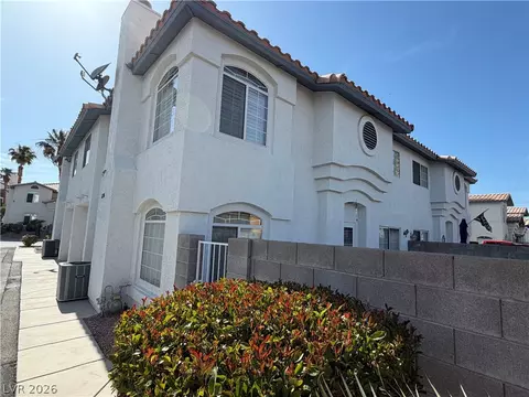 8200 Diamond Star Ct, Las Vegas, NV 89145