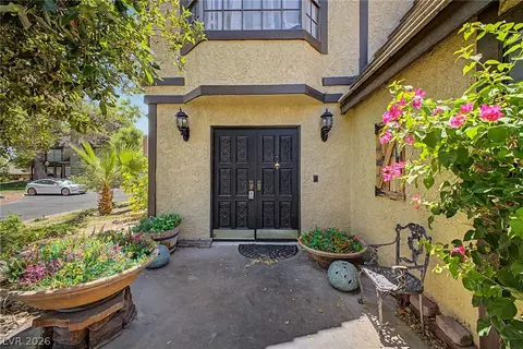 3979 Salisbury Pl, Las Vegas, NV 89121