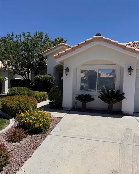 1612 Hidden Spring Dr, Las Vegas, NV 89117