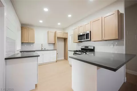 2601 Reynolds Ave, North Las Vegas, NV 89030