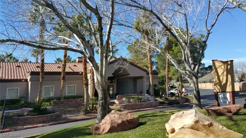9325 W Desert Inn Rd #123, Las Vegas, NV 89117