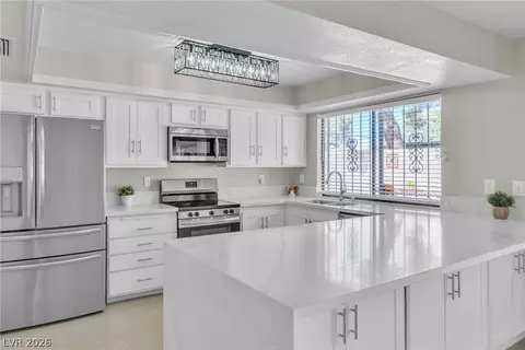 4214 Whippoorwill Cir, Las Vegas, NV 89121