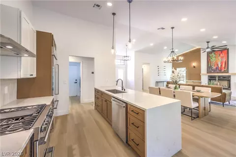 5001 Pacific Grove Dr, Las Vegas, NV 89130