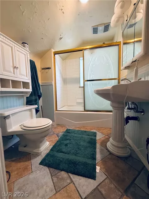 Bath - 925 Pine St, Ely, NV 89301 photo 2 of 2
