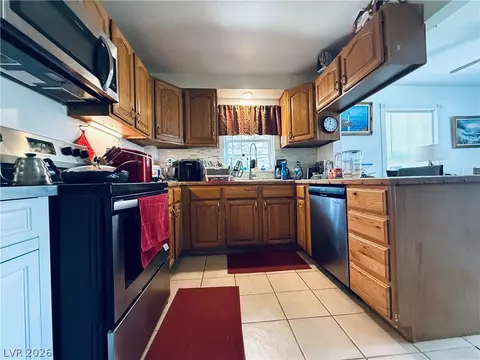 Kitchen - 925 Pine St, Ely, NV 89301 photo 2 of 2