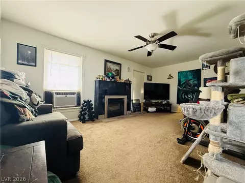 Living - 925 Pine St, Ely, NV 89301 photo 1 of 2