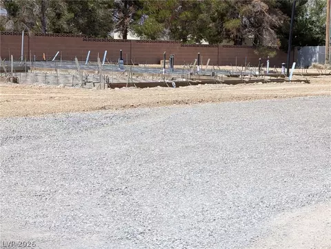 2601 Olvido Ave, Pahrump, NV 89048