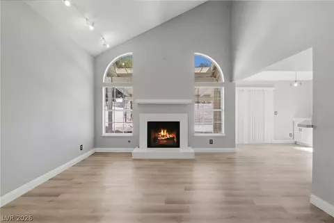 8912 Surf View Dr, Las Vegas, NV 89117