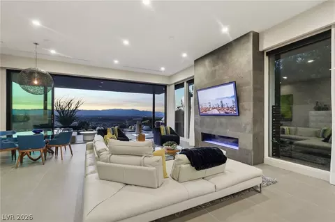 375 Tranquil Peak Ct, Henderson, NV 89012
