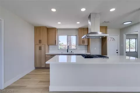 1016 Mezpah St, Las Vegas, NV 89106