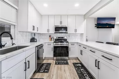 113 Elm St, Henderson, NV 89015