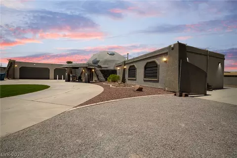 7215 Ullom Dr, Las Vegas, NV 89118