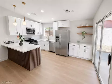 6411 Aclare Ave, Las Vegas, NV 89118