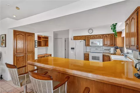 Kitchen - 2055 Cholla Way, Laughlin, NV 89029 photo 6 of 6