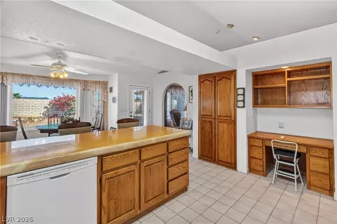 Kitchen - 2055 Cholla Way, Laughlin, NV 89029 photo 5 of 6