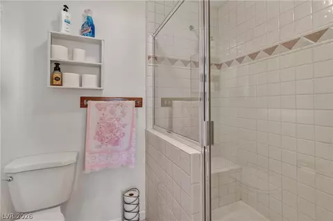 Bath - 2055 Cholla Way, Laughlin, NV 89029 photo 5 of 8