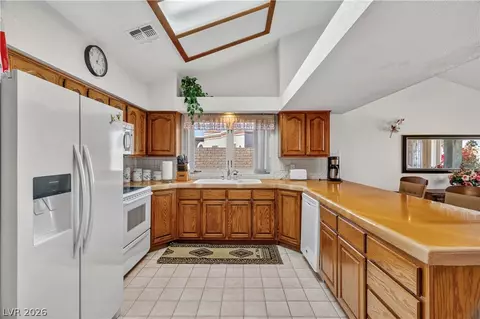 Kitchen - 2055 Cholla Way, Laughlin, NV 89029 photo 2 of 6