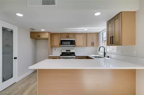 5682 Coaldale Pl, Las Vegas, NV 89110