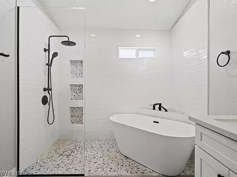 2720 Brookstone Ct, Las Vegas, NV 89117