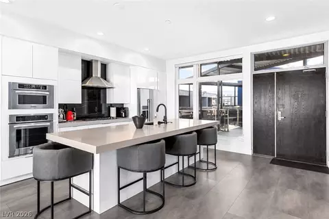 8925 W Flamingo Rd #325, Las Vegas, NV 89147