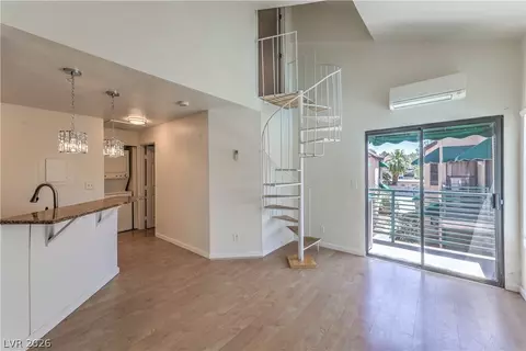 460 Elm Dr #204, Las Vegas, NV 89169