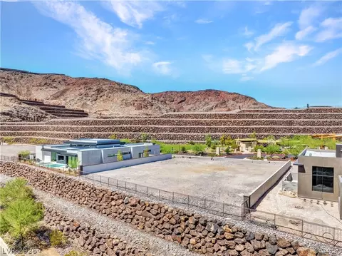 8 Sanctuary Peak Ct, Henderson, NV 89012