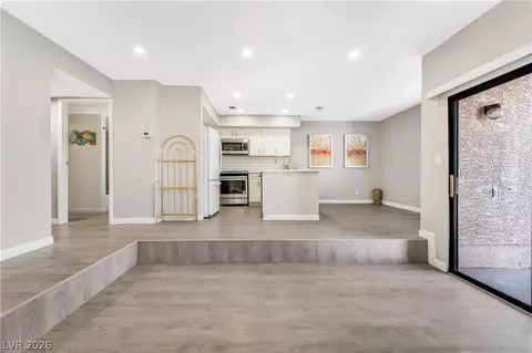 4425 Woodpine Dr #106, Las Vegas, NV 89119