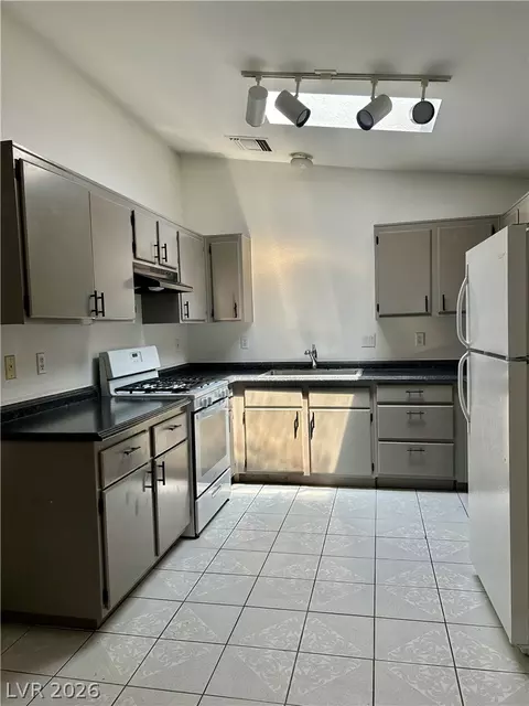 1918 King Hill St, Las Vegas, NV 89106