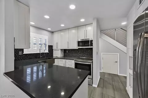 692 Tam O Shanter, Las Vegas, NV 89109