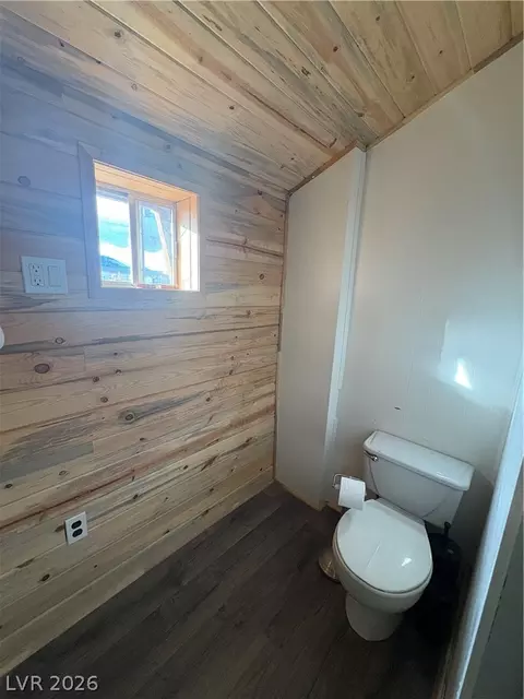 Bath - 95 Eureka St, Baker, NV 89311 photo 3 of 3