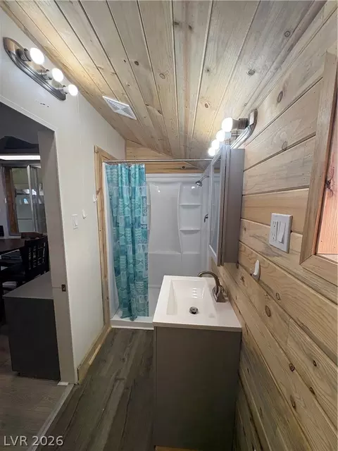 Bath - 95 Eureka St, Baker, NV 89311 photo 2 of 3