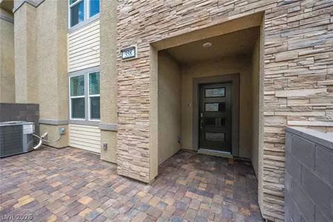 358 Francis Peak Dr, Henderson, NV 89015