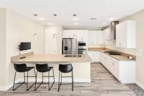 11423 Gravitation Dr, Las Vegas, NV 89135