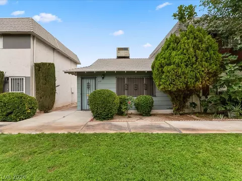 310 Greenbriar Townhouse Way, Las Vegas, NV 89121