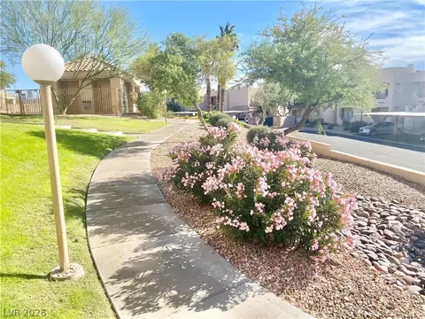 Exterior - 2160 Highpointe Dr #102, Laughlin, NV 89029 photo 5 of 7