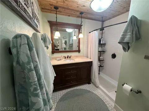 Bath - 798 Murry St, Ely, NV 89301 photo 1 of 4