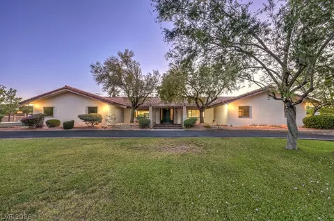 2135 S Cimarron Rd, Las Vegas, NV 89117