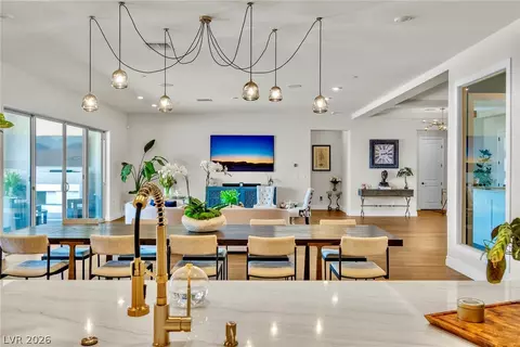 4660 Blushing Dawn Ave, Las Vegas, NV 89118