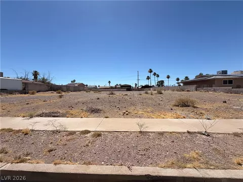 835 Park Ln, Henderson, NV 89015