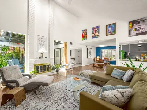2828 San Lago Ct, Las Vegas, NV 89121