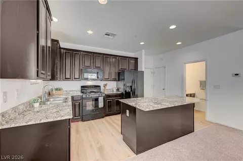 7760 Petite Pillar Ct, Las Vegas, NV 89149