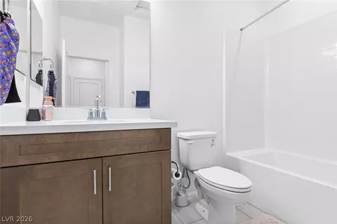 Bath - 137 Harmonica Ave, Henderson, NV 89015 photo 3 of 4