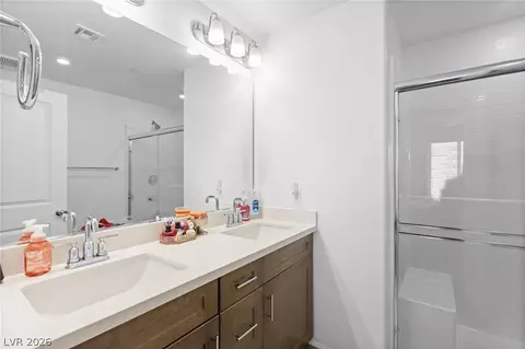 Bath - 137 Harmonica Ave, Henderson, NV 89015 photo 1 of 4