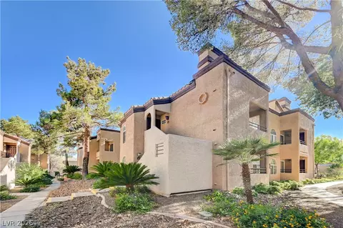 9325 W Desert Inn Rd #226, Las Vegas, NV 89117