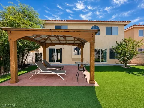 10607 Salmon Leap St, Las Vegas, NV 89183