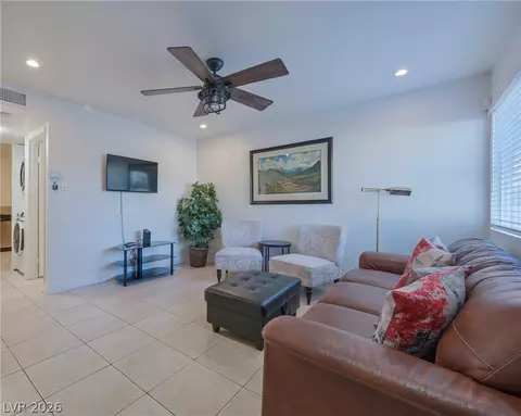 4770 Topaz St #15, Las Vegas, NV 89121